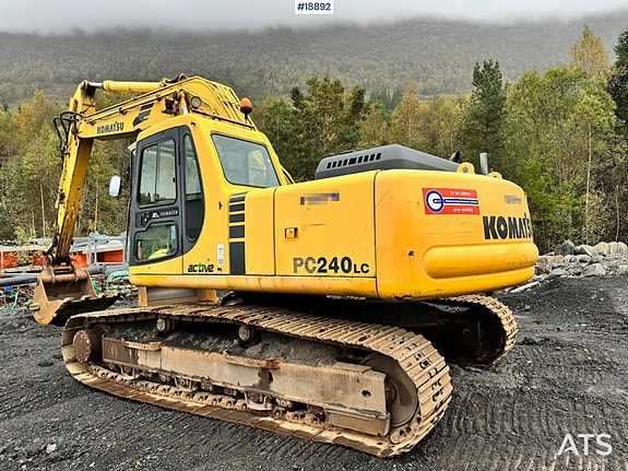 Komatsu PC240LC-6K Beltegraver m/ Graveskuffe 3 of 5