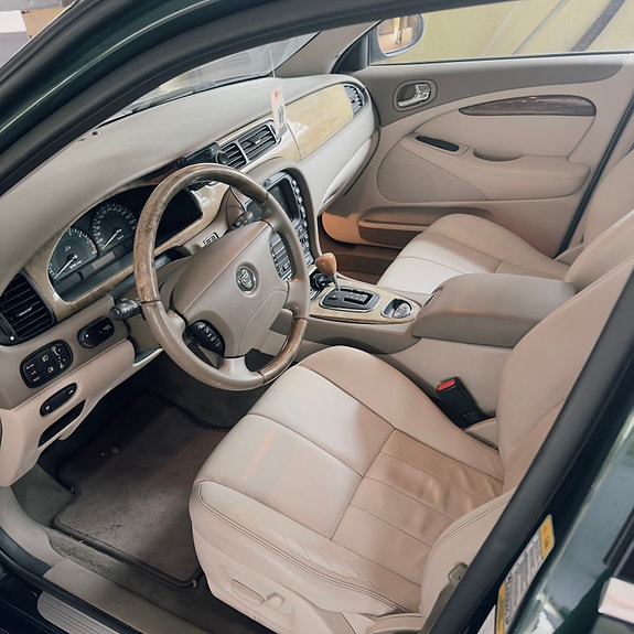 Jaguar S-TYPE 4 of 5
