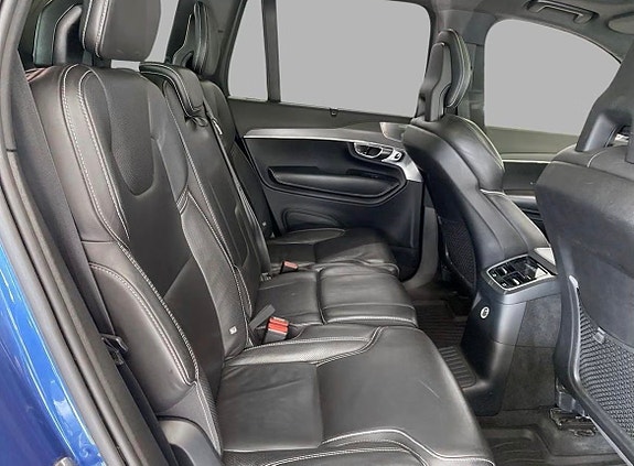 Volvo XC90 8 of 23