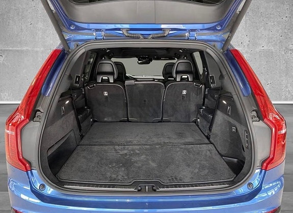 Volvo XC90 14 of 23