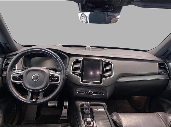 Volvo XC90 3 of 23