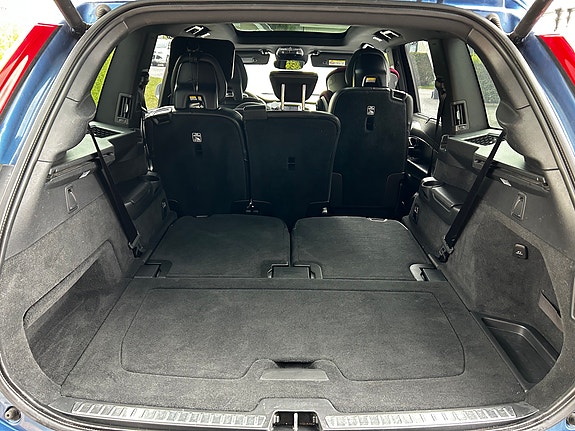 Volvo XC90 15 of 23