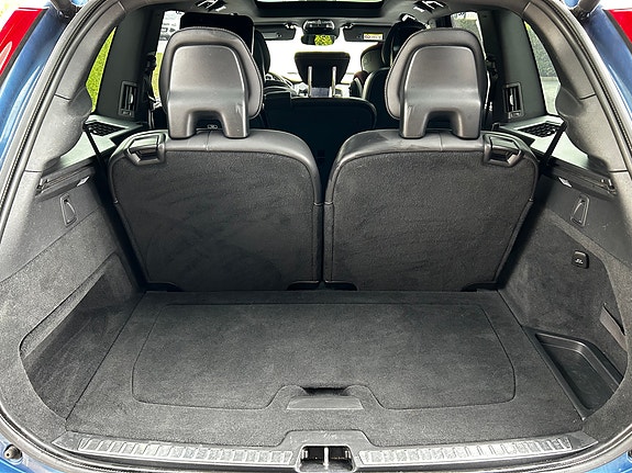 Volvo XC90 12 of 23