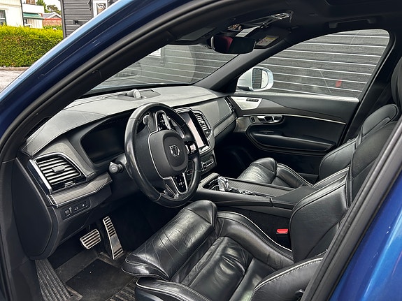 Volvo XC90 5 of 23