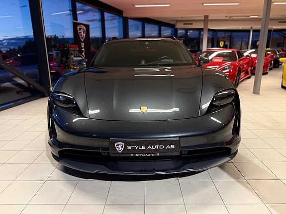 Porsche Taycan Cross Turismo 3 of 30