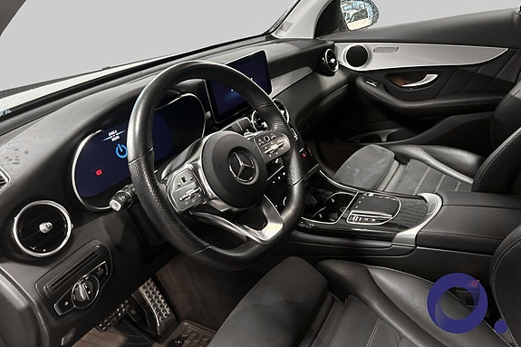 Mercedes-Benz GLC300 e 13 of 22