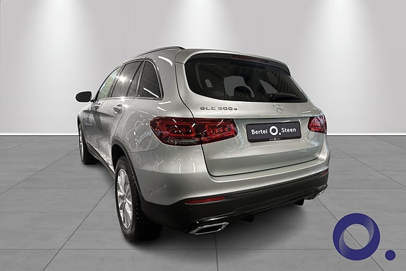 Mercedes-Benz GLC300 e 3 of 22