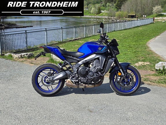 Yamaha MT 09 2 of 5