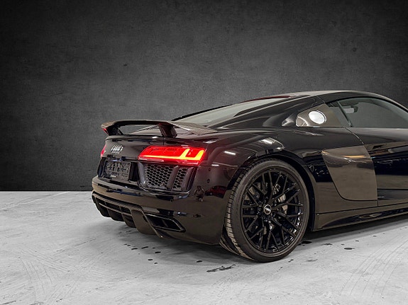 Audi R8 8 of 30