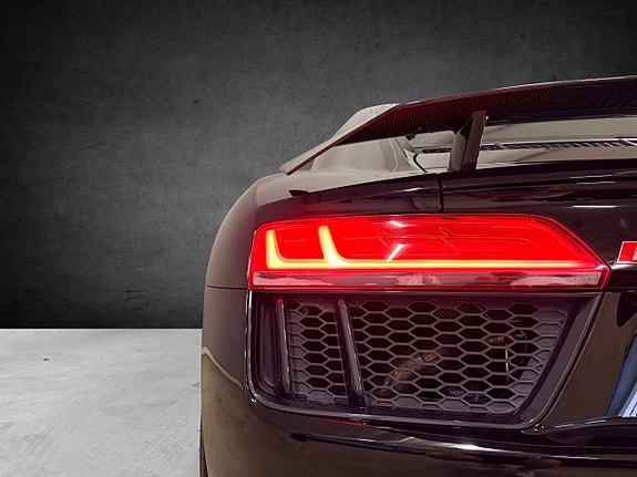 Audi R8 6 of 30