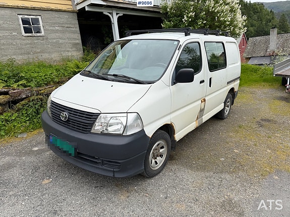 Toyota HiAce 2 of 30