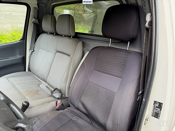 Toyota HiAce 13 of 30