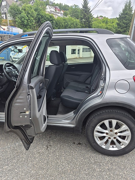 Suzuki SX4 10 of 30