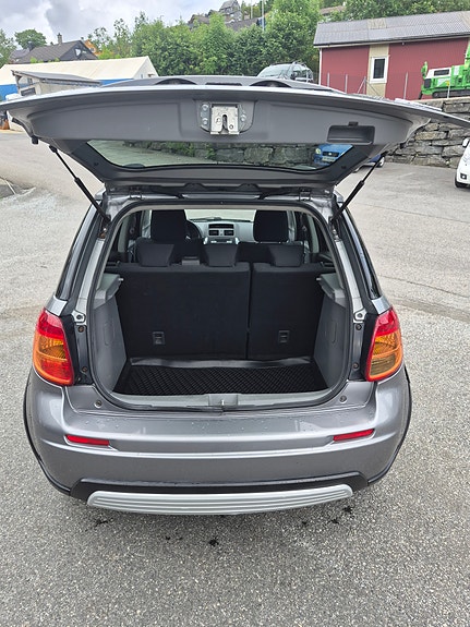 Suzuki SX4 8 of 30