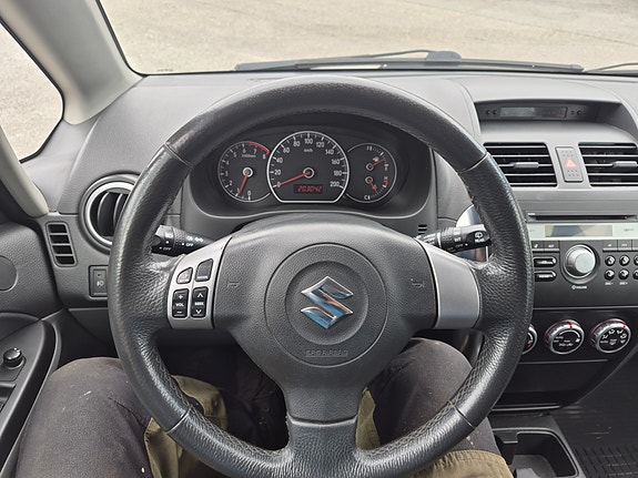 Suzuki SX4 16 of 30