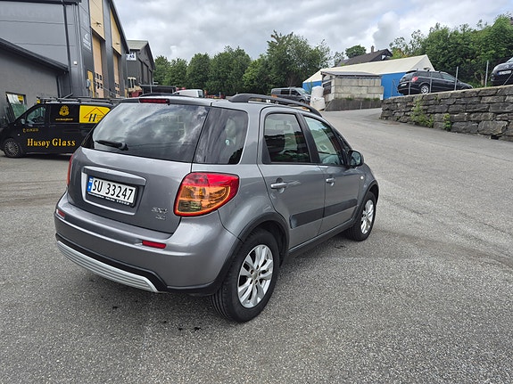 Suzuki SX4 4 of 30