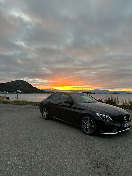 Mercedes-Benz C250 3 of 5