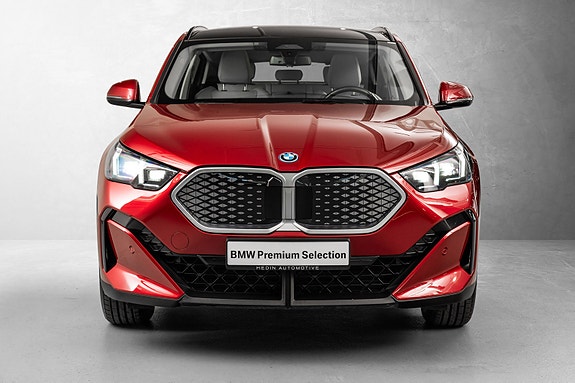 BMW iX2 3 of 30