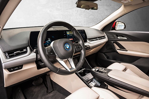 BMW iX2 11 of 30