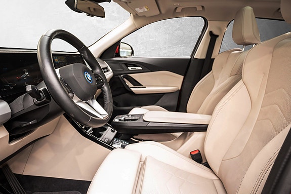 BMW iX2 10 of 30