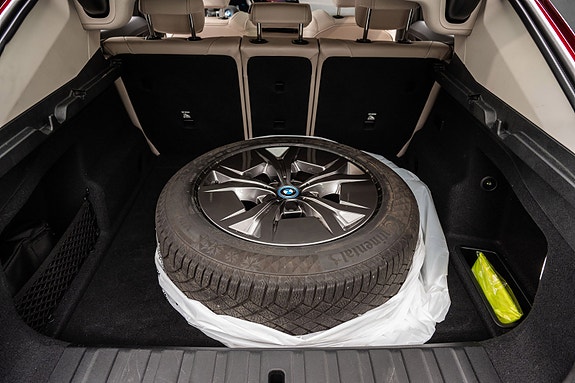 BMW iX2 24 of 30