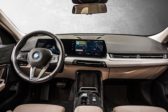 BMW iX2 13 of 30