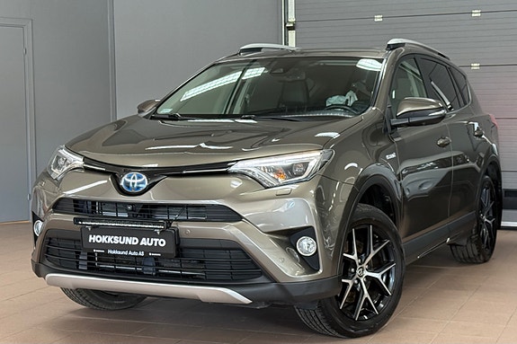 Toyota RAV4 2 of 5