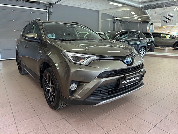Toyota RAV4 5 of 5