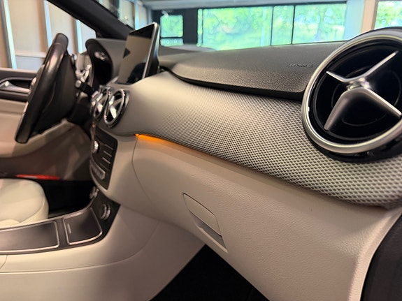 Mercedes-Benz B180 d 13 of 27