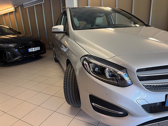 Mercedes-Benz B180 d 8 of 27