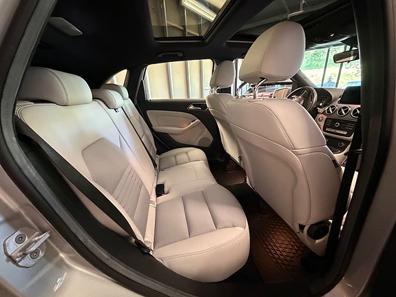 Mercedes-Benz B180 d 12 of 27
