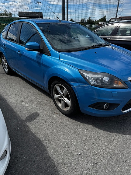 Ford Focus 3 of 5