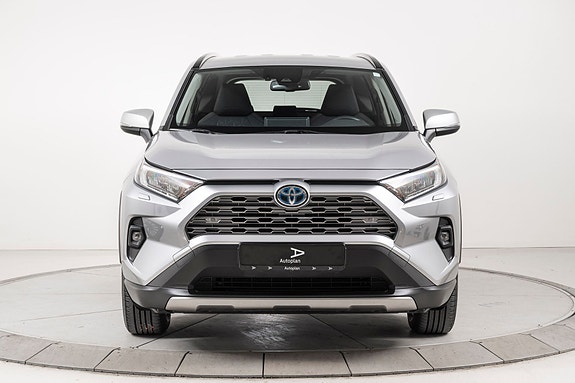 Toyota RAV4 4 of 29