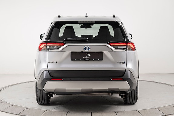 Toyota RAV4 8 of 29