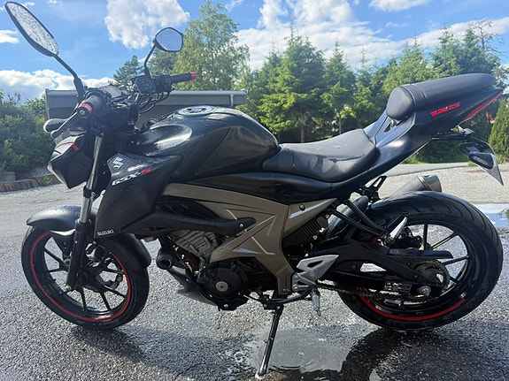 Suzuki GSX-S 125 2 of 5