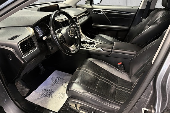 Lexus RX450h 11 of 24