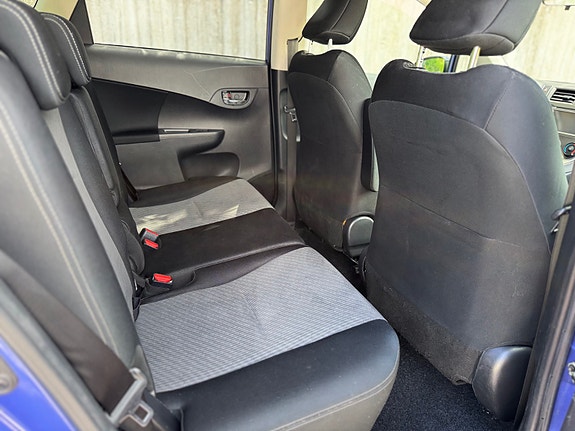 Toyota Verso-S 13 of 24