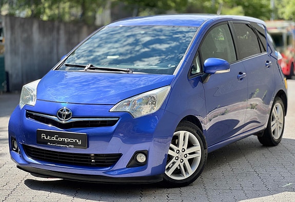 Toyota Verso-S 2 of 5