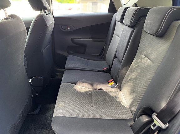 Toyota Verso-S 8 of 24