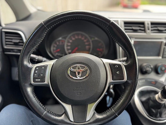 Toyota Verso-S 15 of 24