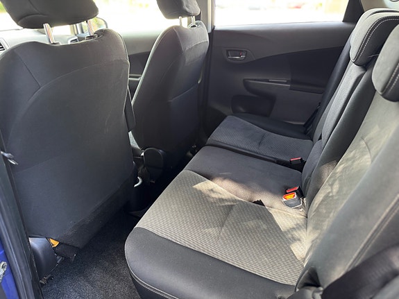 Toyota Verso-S 7 of 24