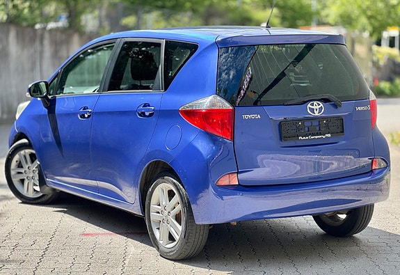 Toyota Verso-S 3 of 5