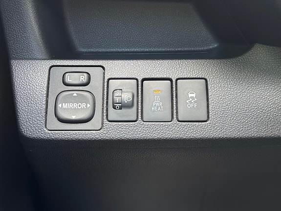 Toyota Verso-S 22 of 24