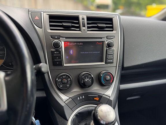 Toyota Verso-S 17 of 24