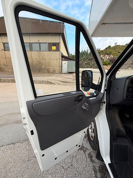 Ford Transit 12 of 30
