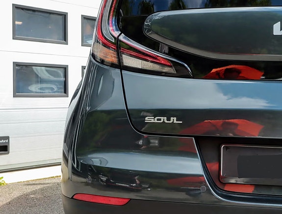 Kia e-Soul 3 of 11