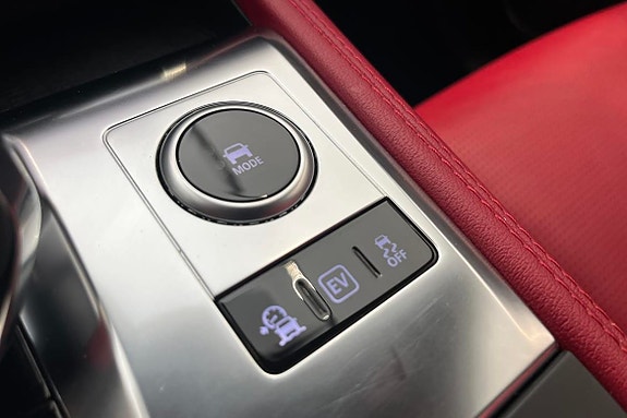 Jaguar F-PACE 19 of 30