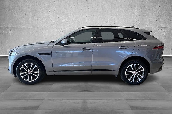 Jaguar F-PACE 2 of 5
