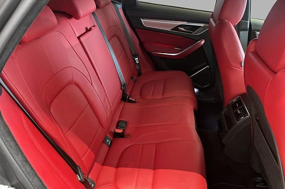 Jaguar F-PACE 26 of 30