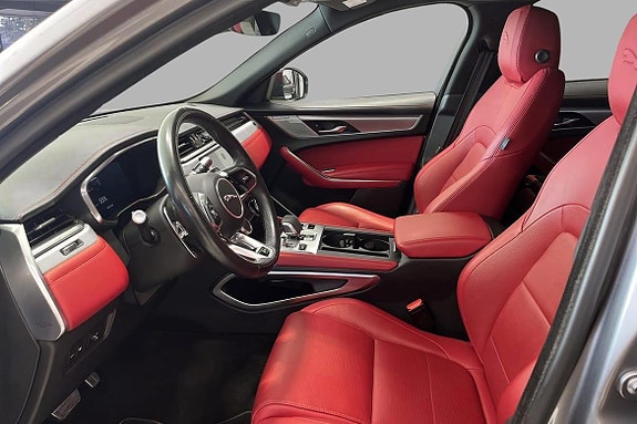 Jaguar F-PACE 10 of 30